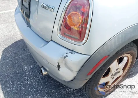 2007 Mini Cooper z USA, uszkodzony, nr VIN WMWMF33587TU61770